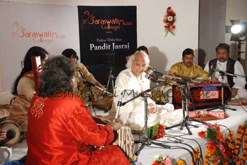 Padma Vibhushan Pandit Jasraj performing at Saraswati Music College